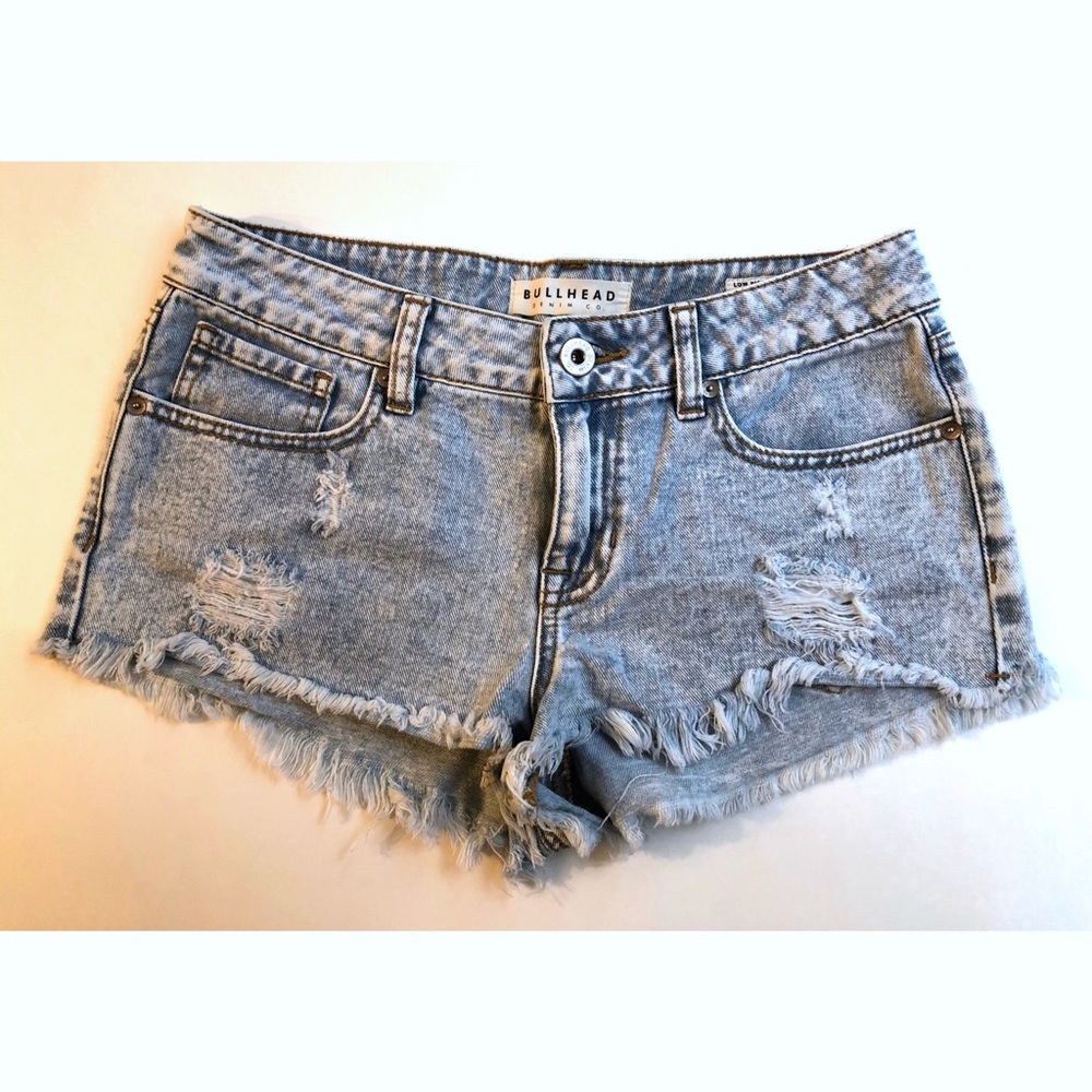 Bullhead • 5 • Low-Rise Jean Shorts Distressed